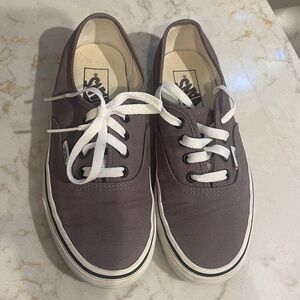 Vans UEC Lavender Canvas tennis/gym Shoes with White Laces